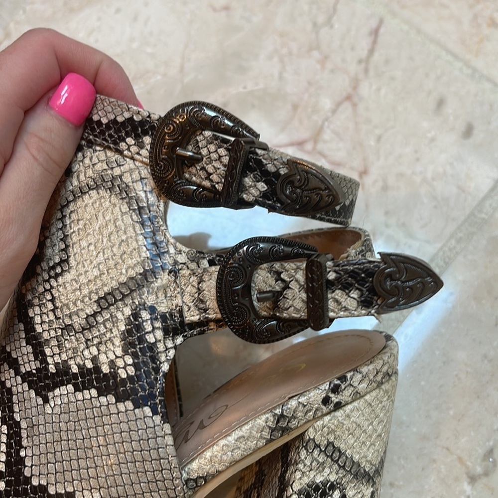 Heels - Picture 3 of 6